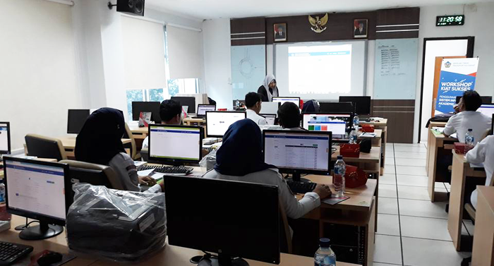 Sekolah Tinggi Transportasi Darat Jakarta