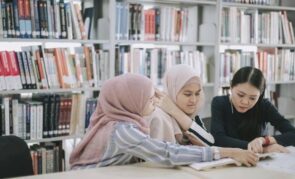 Dampak, Peluang, dan Tantangan Kurikulum OBE di Perguruan Tinggi Indonesia