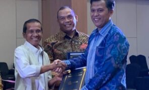 Politeknik Kesehatan Kesuma Bangsa Raih Peringkat Kedua LLDIKTI II Awards 2024