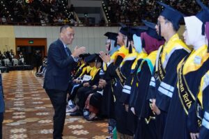 Kepala LLDIKTI Wilayah III, Dr. Henri Togar Hasiholan Tambunan, S.E., M.A.